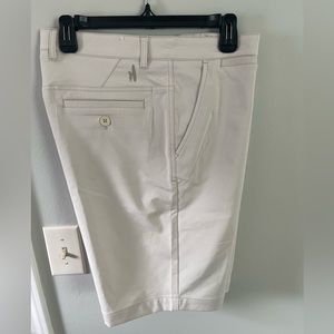 johnnie-O golf shorts NEVER WORN
